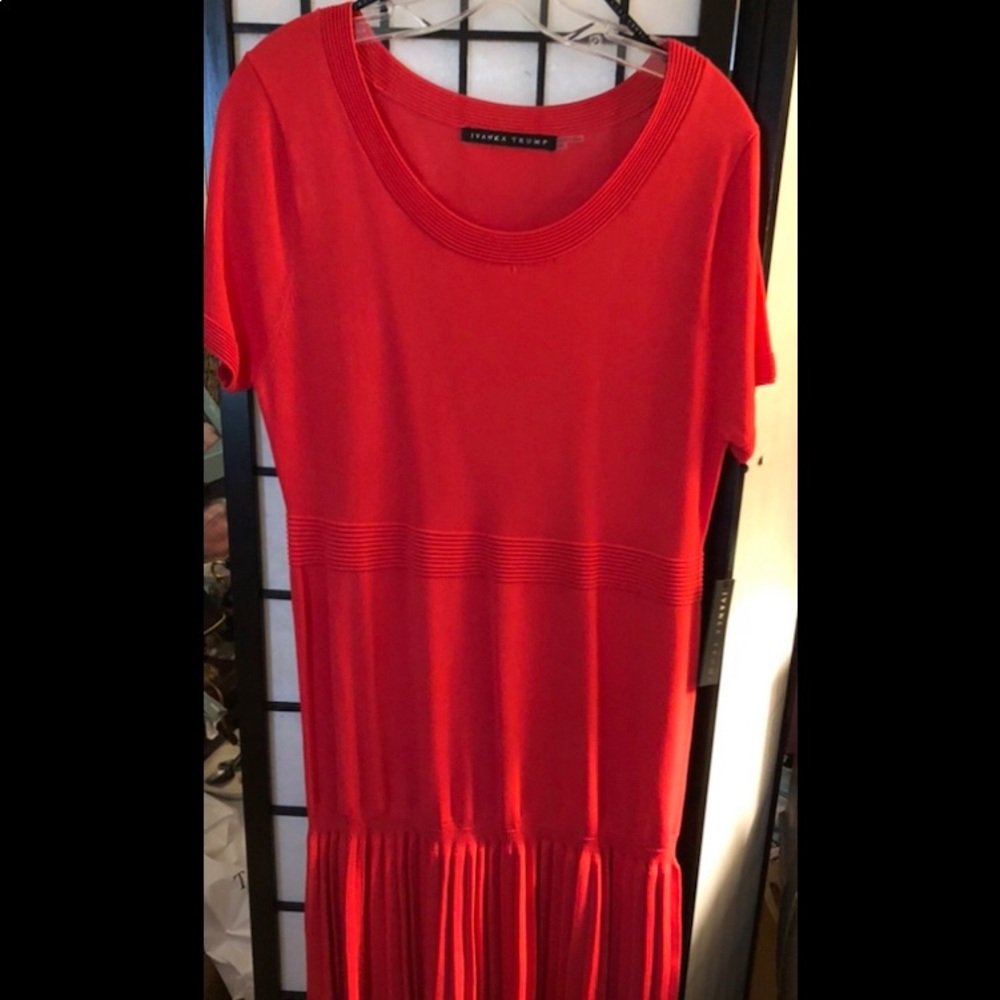 NWT Ivanka Trump Red Orange Knit S/S Deep Pleat Hem Dress